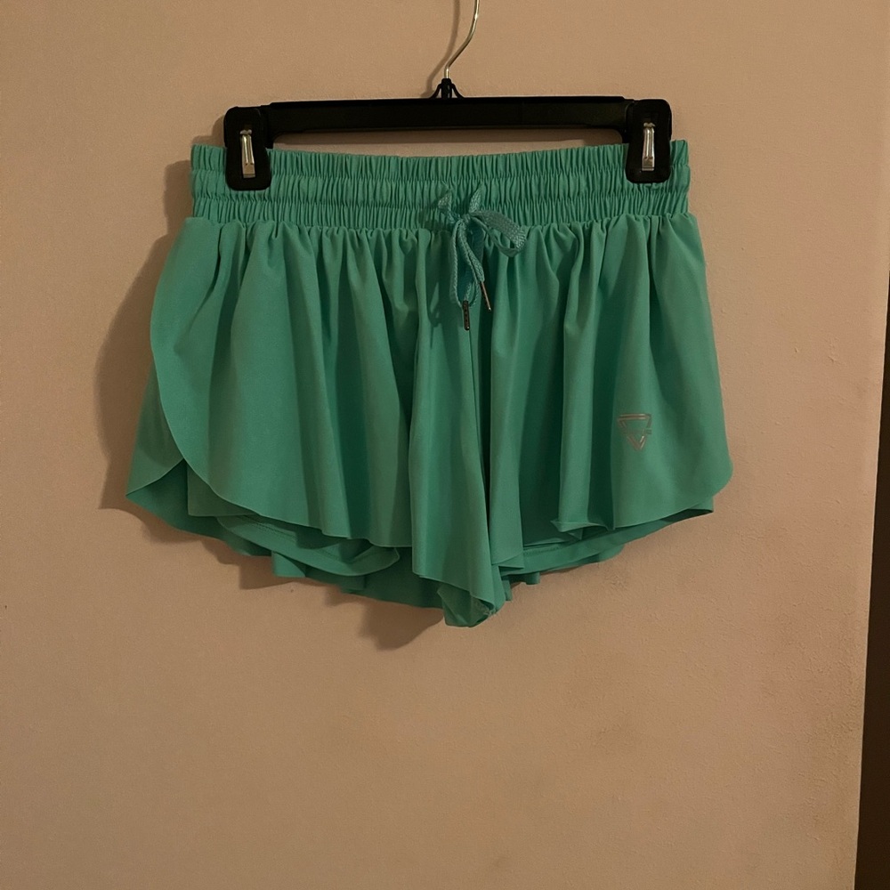 Green Athletic Shorts with Elastic Waistband and Airy Fabric